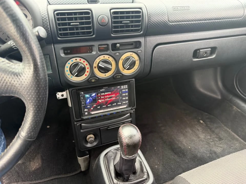 2000 Toyota MR2 Spyder/MR-S - Image 11 of 12