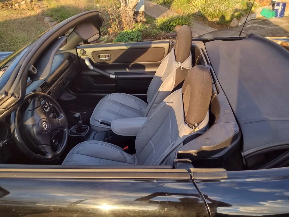 2000 Toyota MR2 Spyder/MR-S - Image 4 of 10