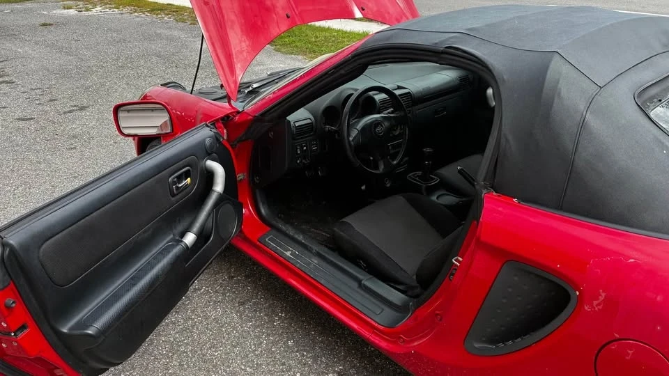 2000 Toyota MR2 Spyder/MR-S - Image 9 of 10