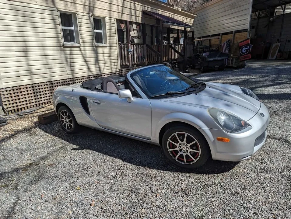 2000 Toyota MR2 Spyder/MR-S - Image 3 of 5