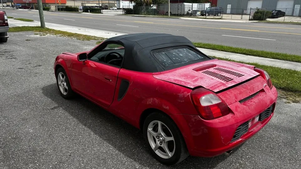 2000 Toyota MR2 Spyder/MR-S - Image 5 of 10