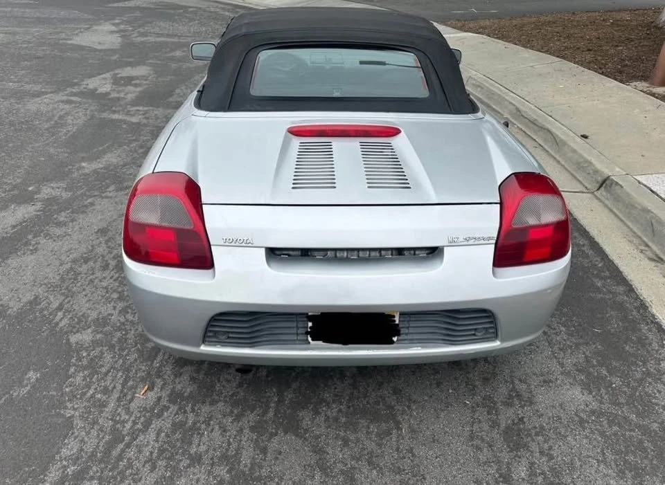 2000 Toyota MR2 Spyder/MR-S - Image 4 of 11