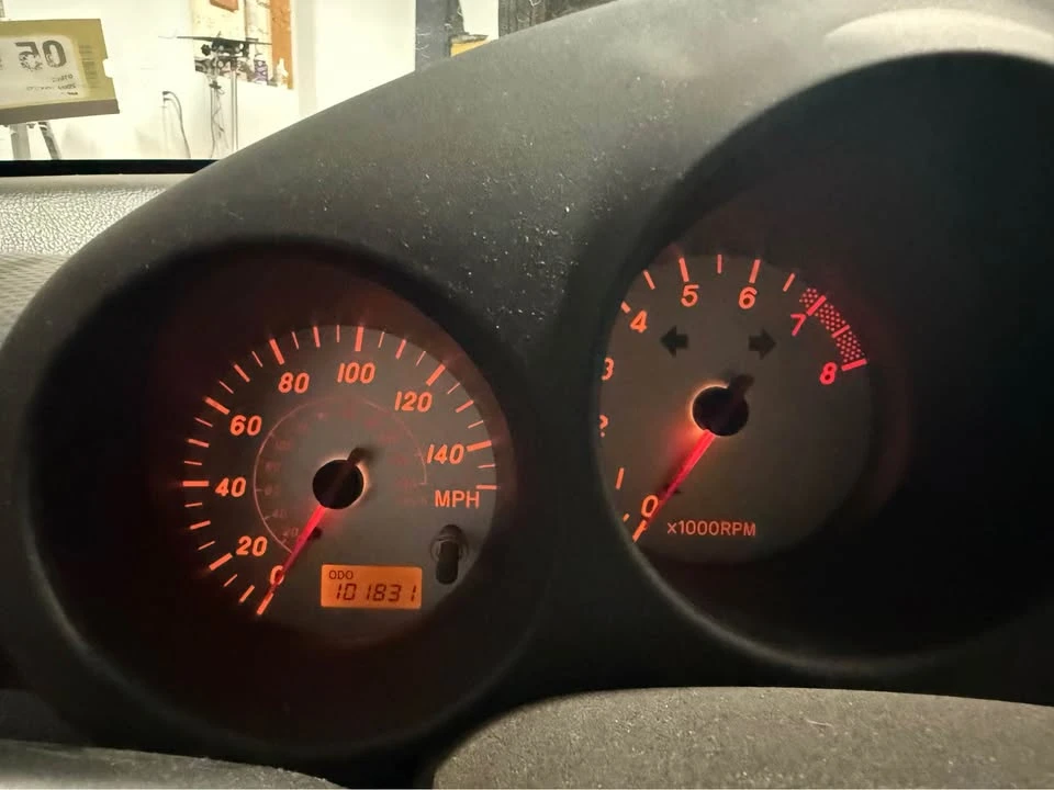 2000 Toyota MR2 Spyder/MR-S - Image 9 of 13