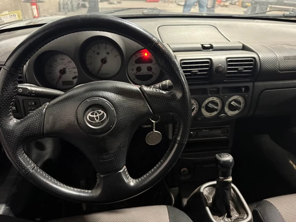 2000 Toyota MR2 Spyder/MR-S - Image 8 of 13