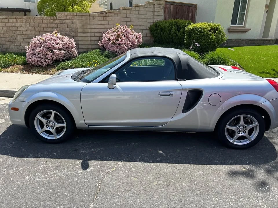 2000 Toyota MR2 Spyder/MR-S - Image 8 of 10