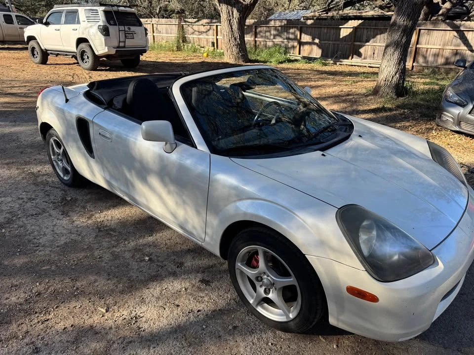 2000 Toyota MR2 Spyder/MR-S - Image 4 of 15