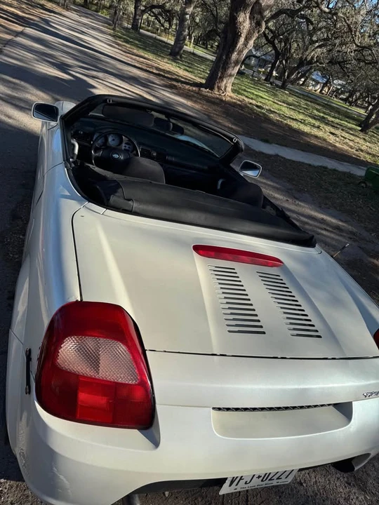 2000 Toyota MR2 Spyder/MR-S - Image 14 of 15
