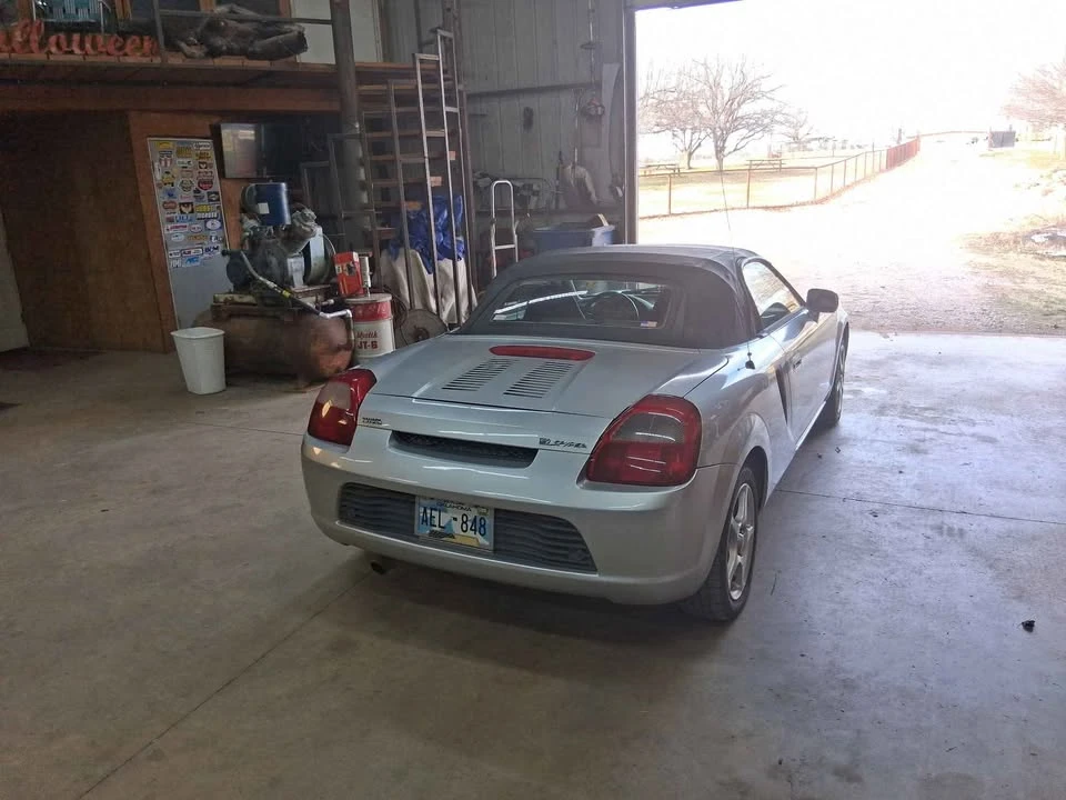 2000 Toyota MR2 Spyder/MR-S - Image 4 of 5