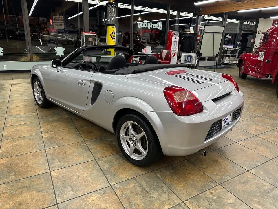 2000 Toyota MR2 Spyder/MR-S - Image 5 of 12