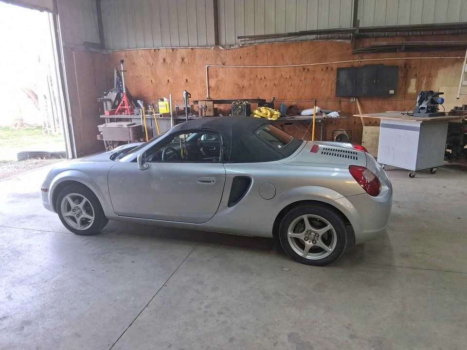 2000 Toyota MR2 Spyder/MR-S - Image 3 of 5