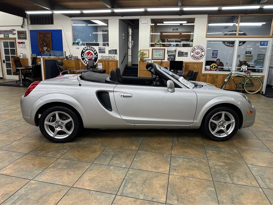 2000 Toyota MR2 Spyder/MR-S - Image 8 of 12