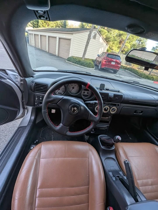 2000 Toyota MR2 Spyder/MR-S - Image 8 of 9