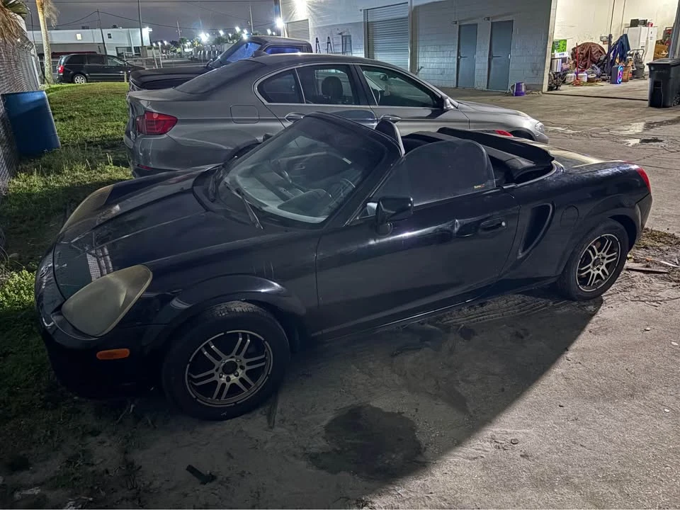 2000 Toyota MR2 Spyder/MR-S - Image 2 of 7