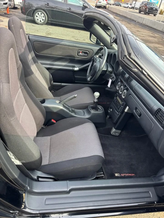 2000 Toyota MR2 Spyder/MR-S - Image 14 of 15