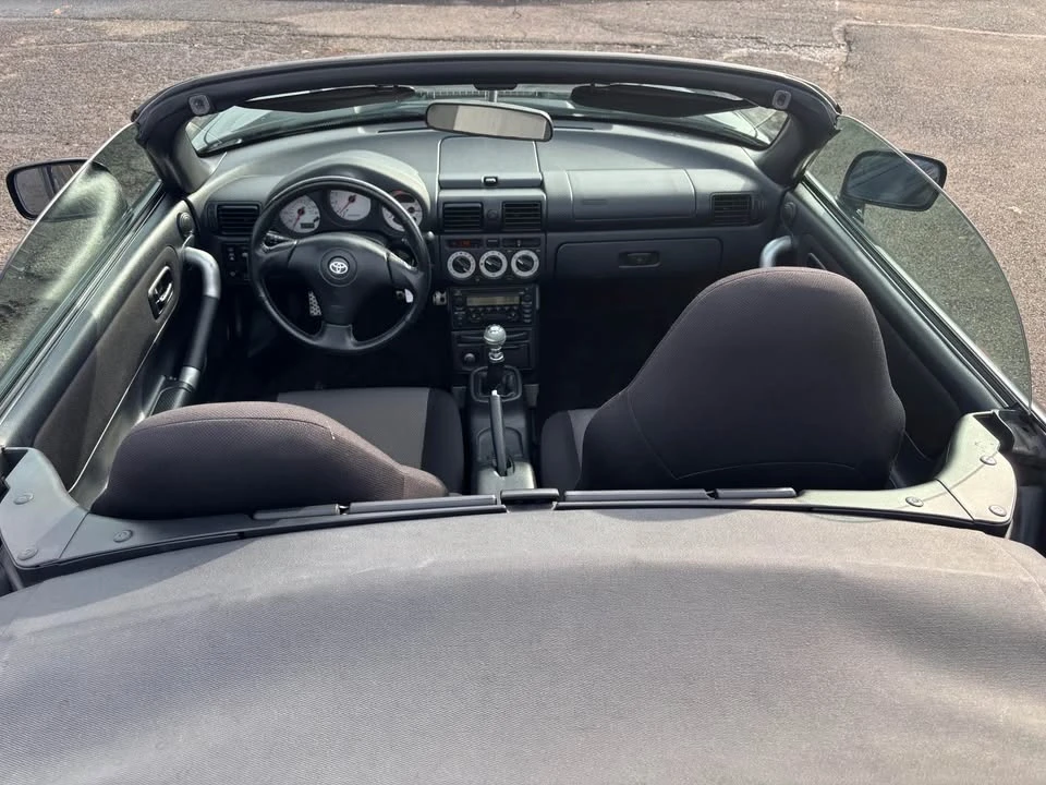 2000 Toyota MR2 Spyder/MR-S - Image 12 of 15
