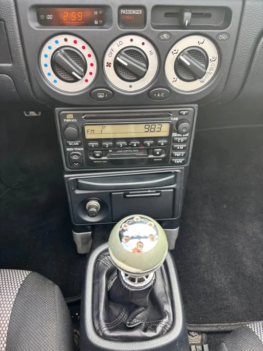 2000 Toyota MR2 Spyder/MR-S - Image 8 of 15