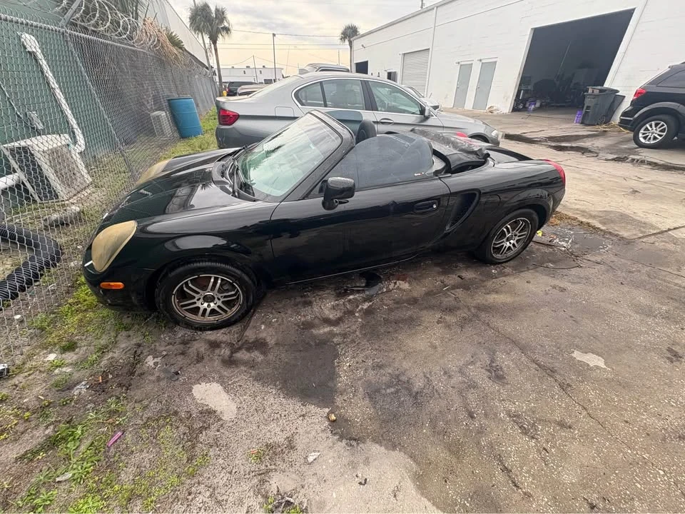 2000 Toyota MR2 Spyder/MR-S - Image 2 of 4