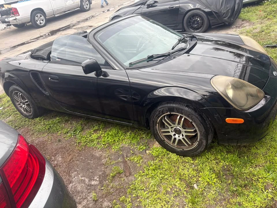 2000 Toyota MR2 Spyder/MR-S - Image 4 of 7