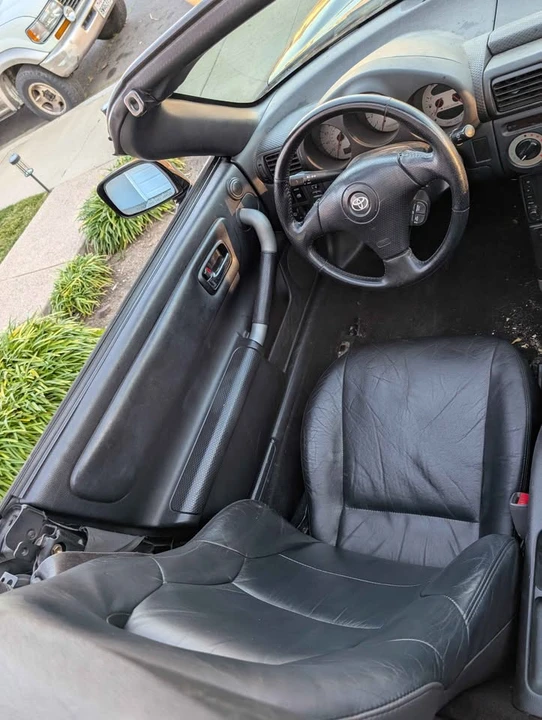 2000 Toyota MR2 Spyder/MR-S - Image 14 of 15
