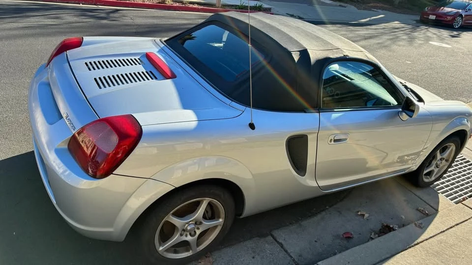 2000 Toyota MR2 Spyder/MR-S - Image 4 of 8