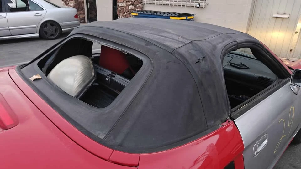 2000 Toyota MR2 Spyder/MR-S - Image 9 of 10