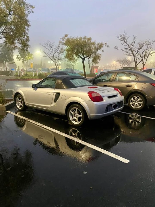 2000 Toyota MR2 Spyder/MR-S - Image 6 of 11
