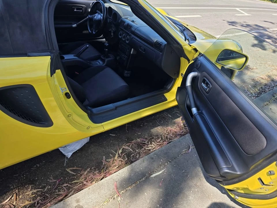 2000 Toyota MR2 Spyder/MR-S - Image 8 of 8