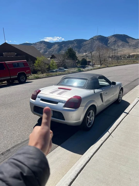 2000 Toyota MR2 Spyder/MR-S - Image 6 of 9