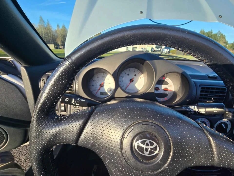 2000 Toyota MR2 Spyder/MR-S - Image 11 of 13