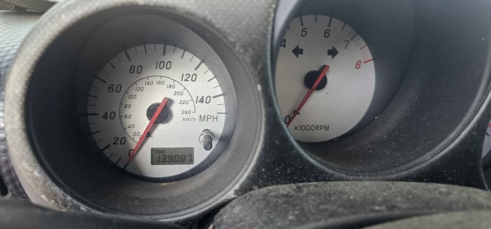 2000 Toyota MR2 Spyder/MR-S - Image 8 of 8