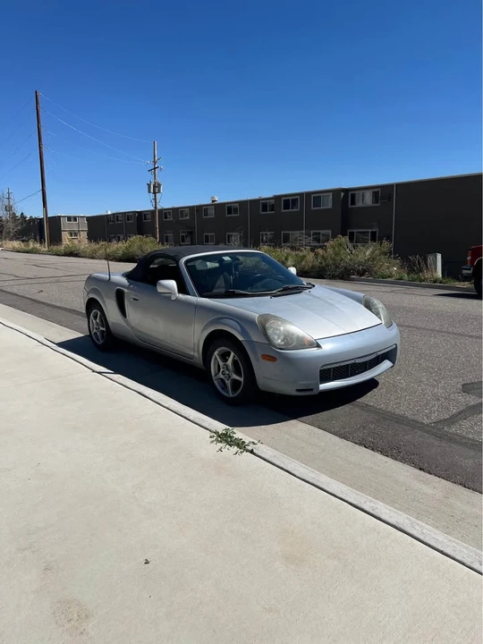 2000 Toyota MR2 Spyder/MR-S - Image 2 of 9