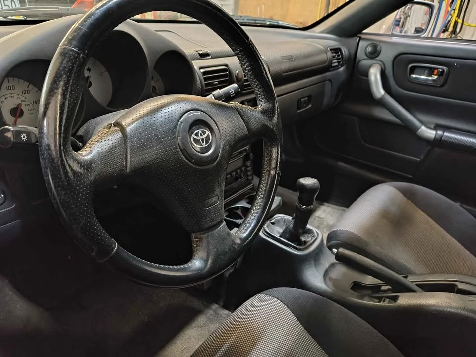 2000 Toyota MR2 Spyder/MR-S - Image 5 of 10