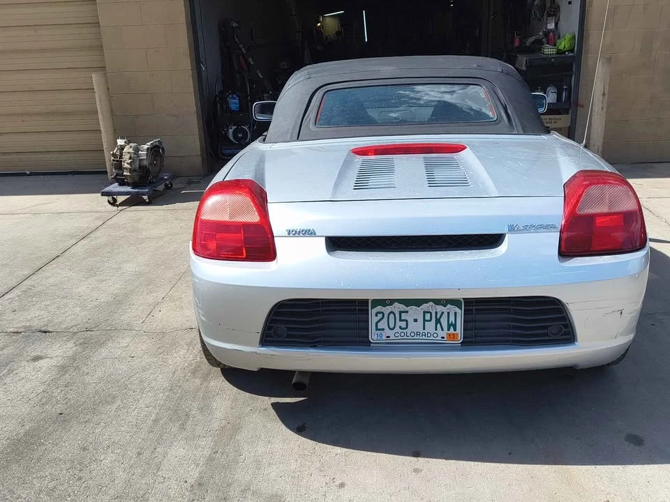 2000 Toyota MR2 Spyder/MR-S - Image 9 of 10