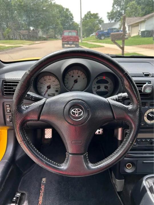 2000 Toyota MR2 Spyder/MR-S - Image 9 of 9