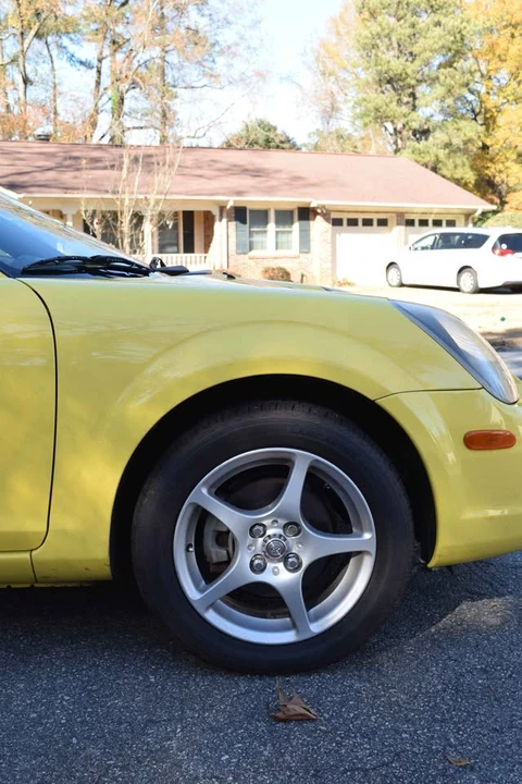 2000 Toyota MR2 Spyder/MR-S - Image 2 of 9