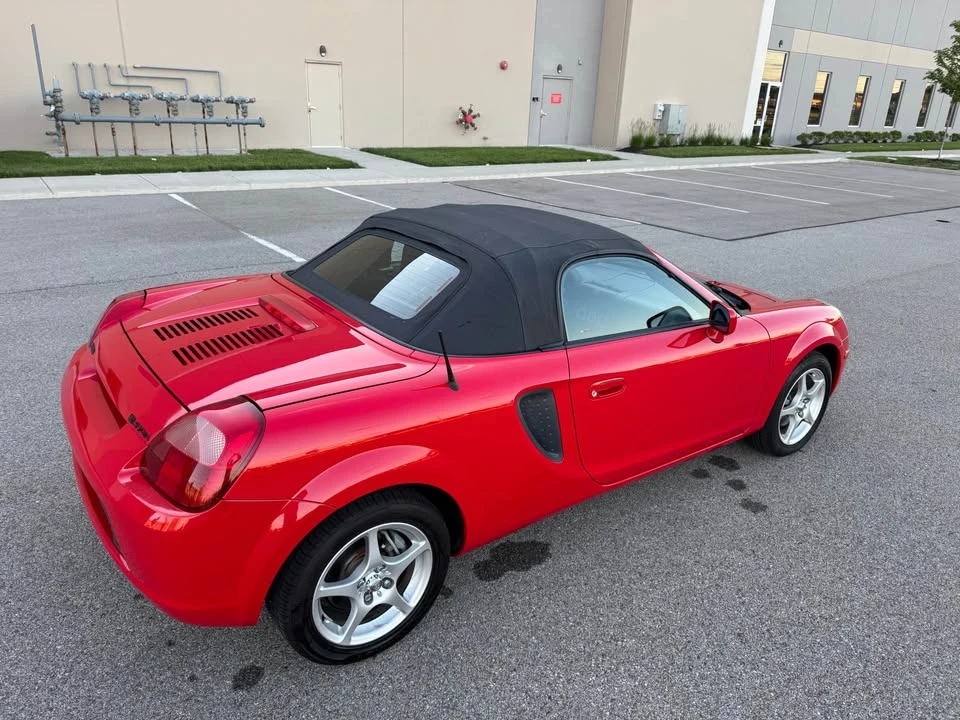 2000 Toyota MR2 Spyder/MR-S - Image 17 of 20