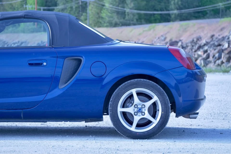 2000 Toyota MR2 Spyder/MR-S - Image 15 of 20