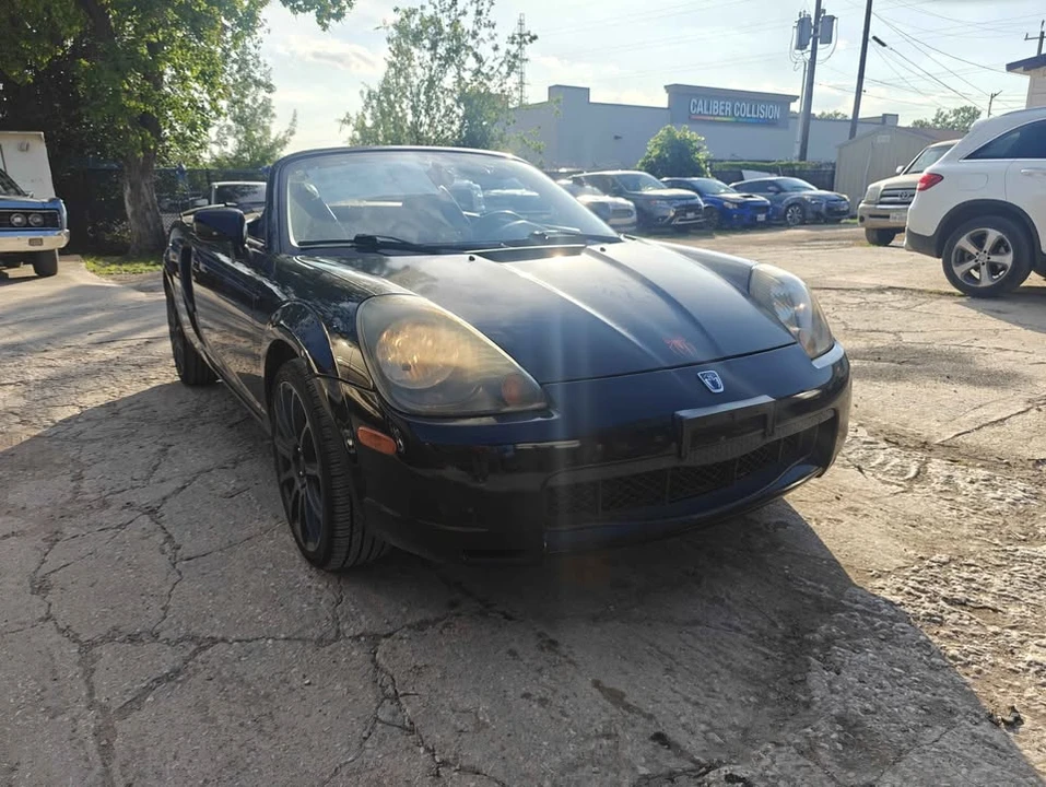 2000 Toyota MR2 Spyder/MR-S - Image 10 of 12