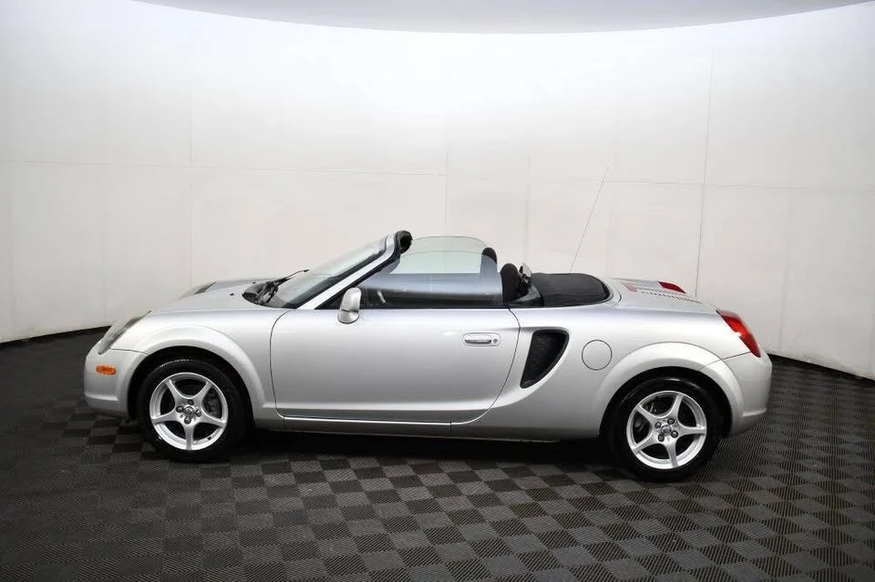2000 Toyota MR2 Spyder/MR-S - Image 10 of 19