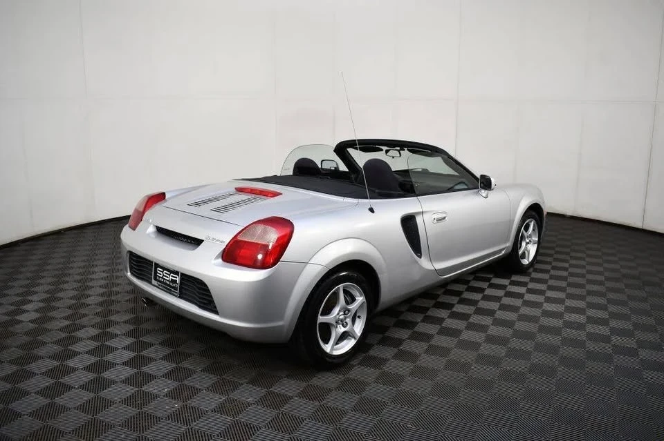 2000 Toyota MR2 Spyder/MR-S - Image 17 of 19