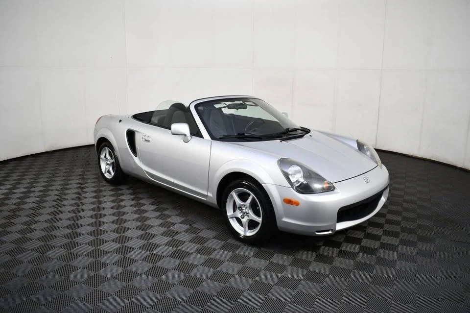 2000 Toyota MR2 Spyder/MR-S - Image 15 of 19