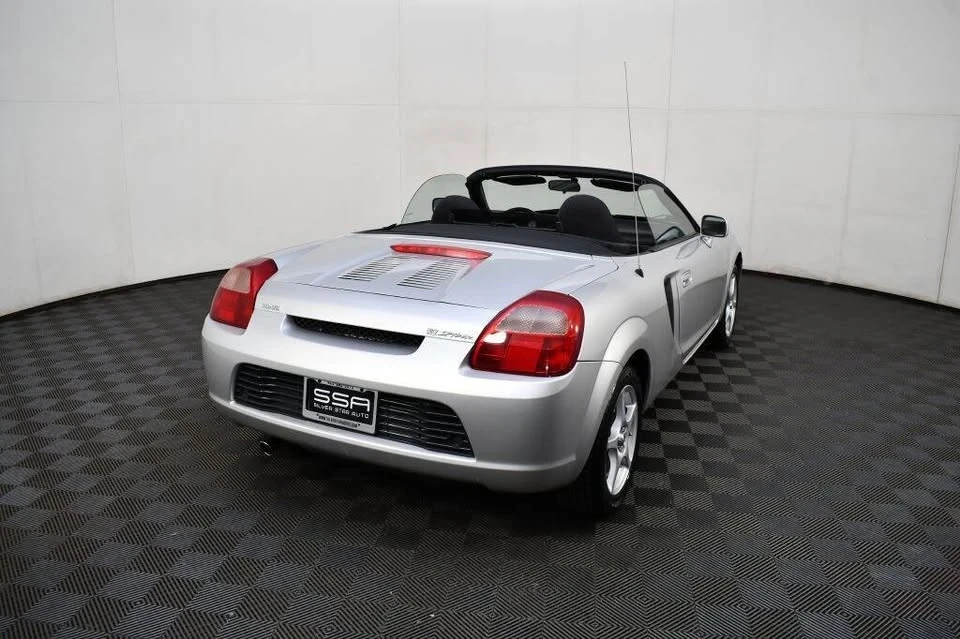 2000 Toyota MR2 Spyder/MR-S - Image 18 of 19