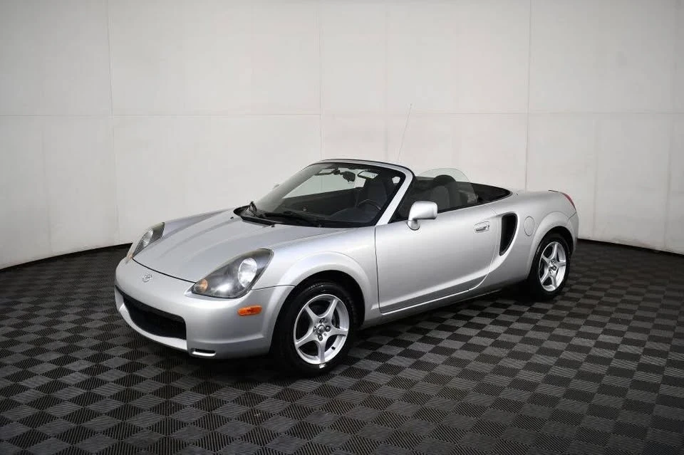 2000 Toyota MR2 Spyder/MR-S - Image 11 of 19
