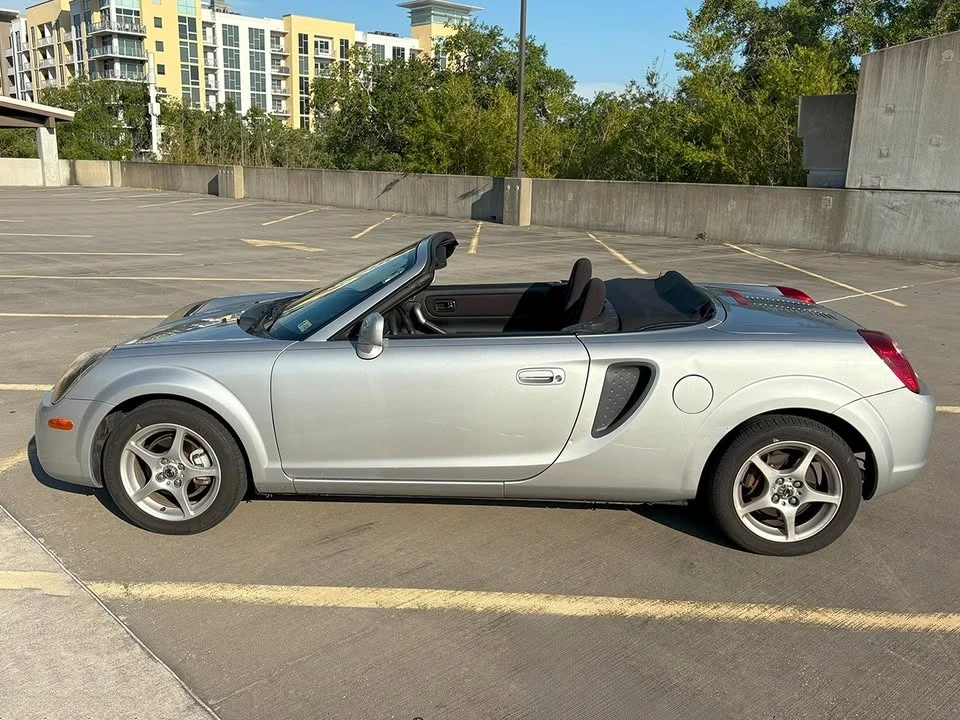 2000 Toyota MR2 Spyder/MR-S - Image 19 of 20