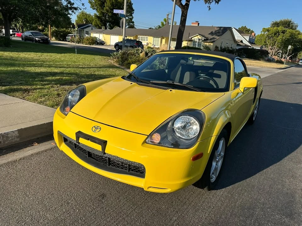 2000 Toyota MR2 Spyder/MR-S - Image 2 of 13