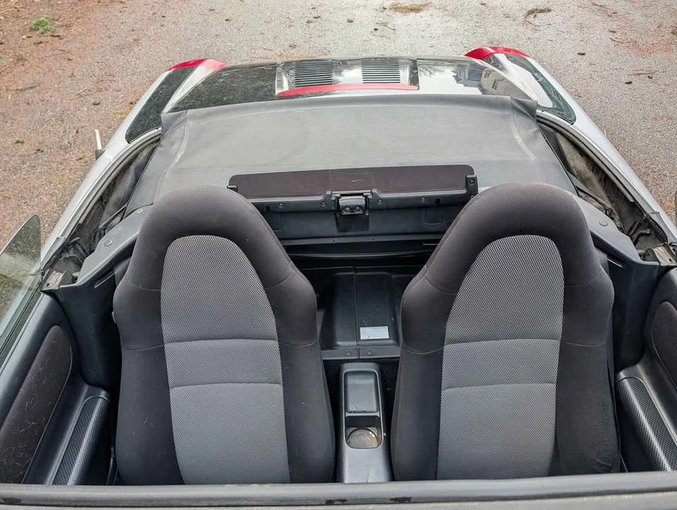 2000 Toyota MR2 Spyder/MR-S - Image 11 of 18
