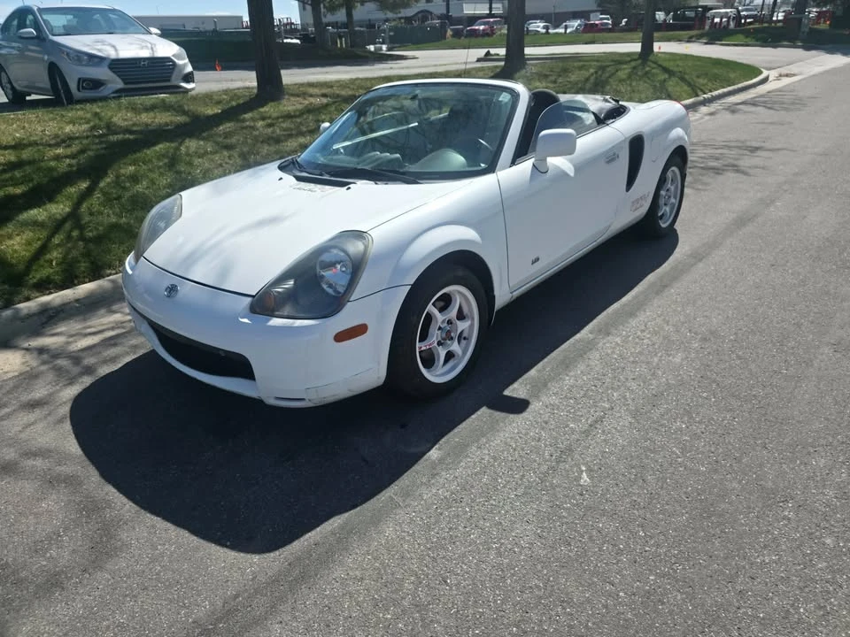 2000 Toyota MR2 Spyder/MR-S - Image 9 of 16