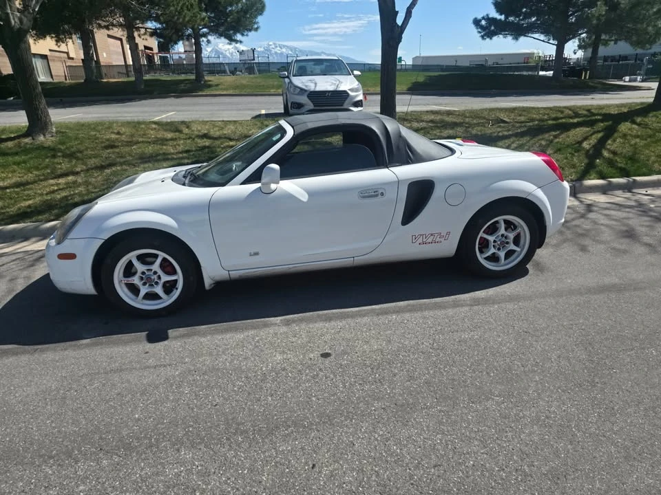 2000 Toyota MR2 Spyder/MR-S - Image 2 of 16