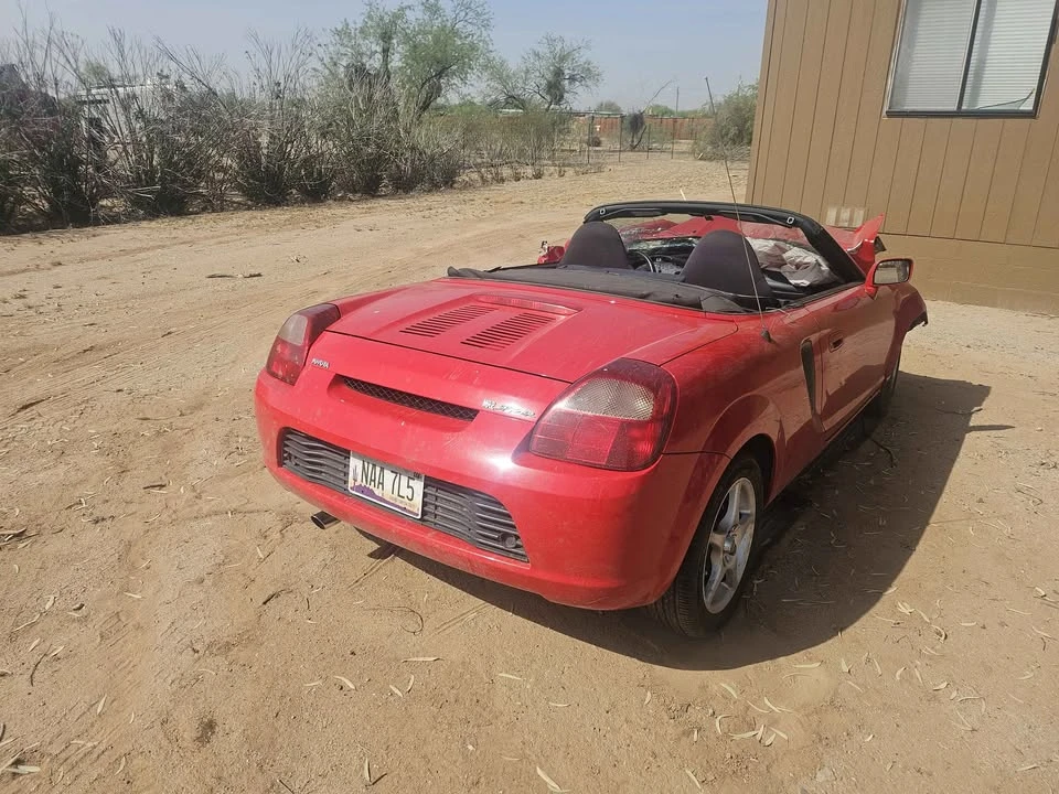 2000 Toyota MR2 Spyder/MR-S - Image 2 of 18