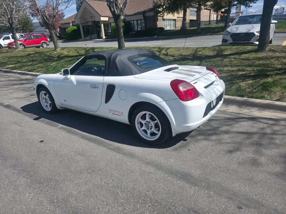 2000 Toyota MR2 Spyder/MR-S - Image 3 of 16